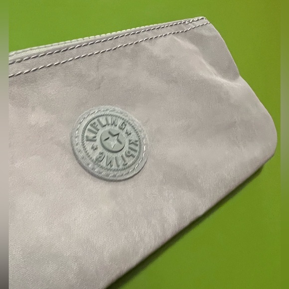 KIPLING Green Barto East West Zipper top Pouch cosmetic bag makeup organizer New - Picture 3 of 6